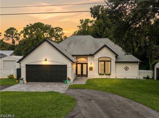 1090 Woods Dr, Labelle, FL 33935