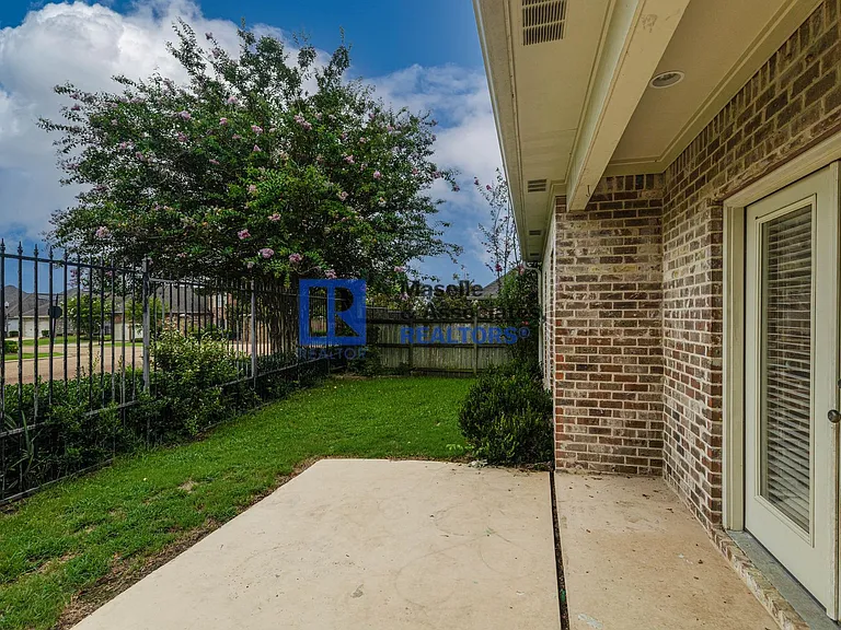 403 Evian Way — Photo 33