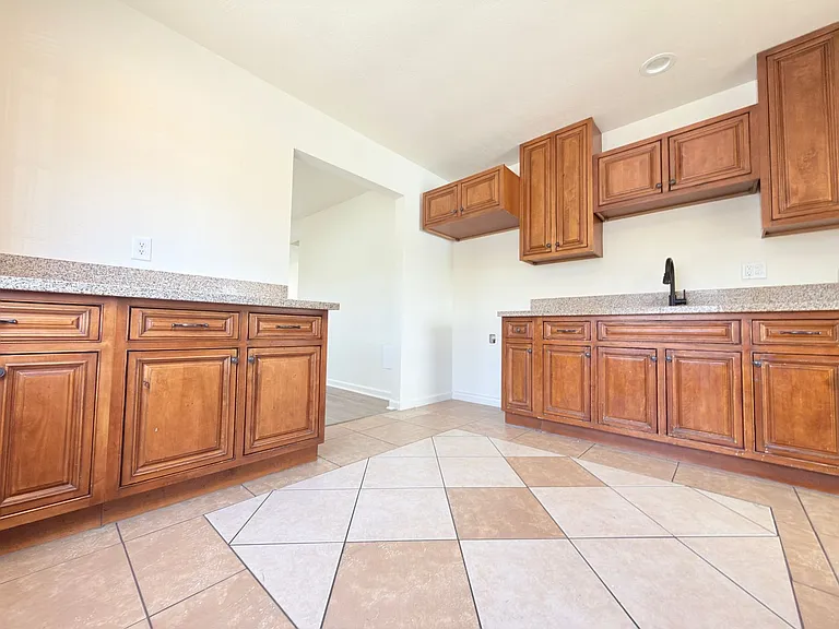8409 Columbus Ave — Photo 4