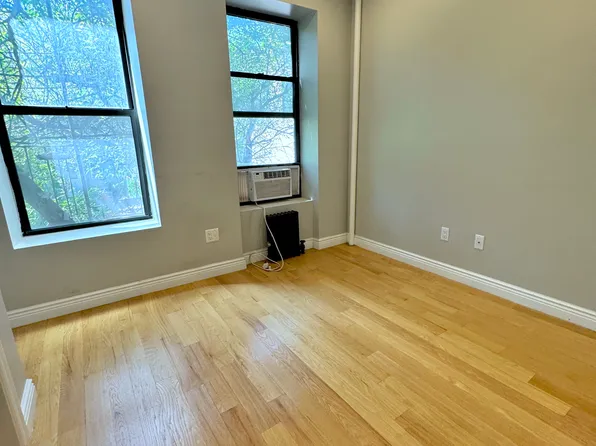 54 Maujer Street image 4 of 6