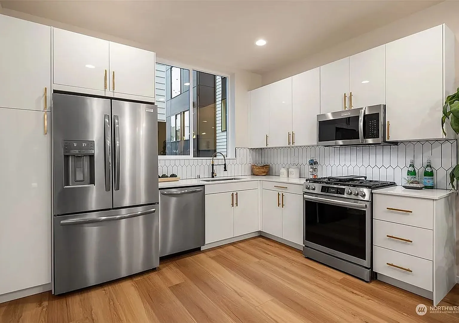 New Ballard Townhome — Photo 4