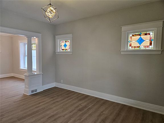 5th image of 110 Arch St