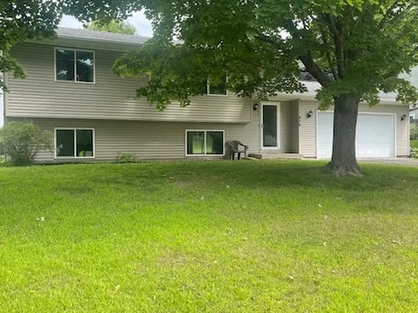 436 3rd St NW, Saint Michael, MN 55376