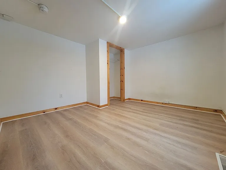510 N Albany St — Photo 10