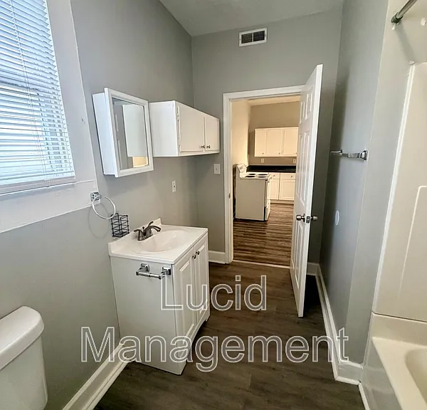208 Ottawa Ave #1 — Photo 10