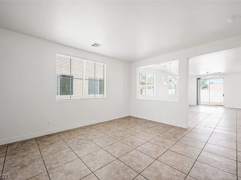 5618 Indian Springs St — Photo 8