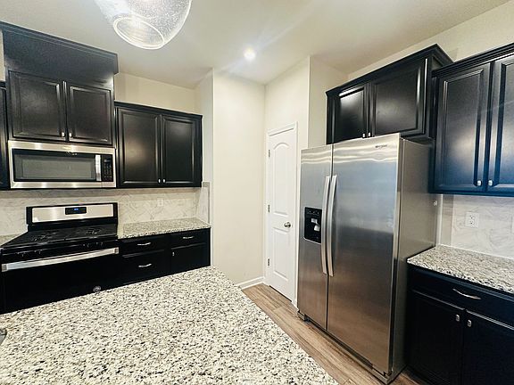 3rd image of 11114 Chalkbark Ln #1