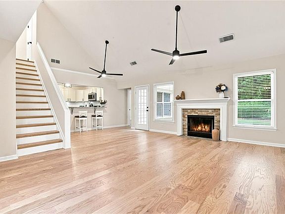 4th image of 5527 Bridge Pointe Dr
