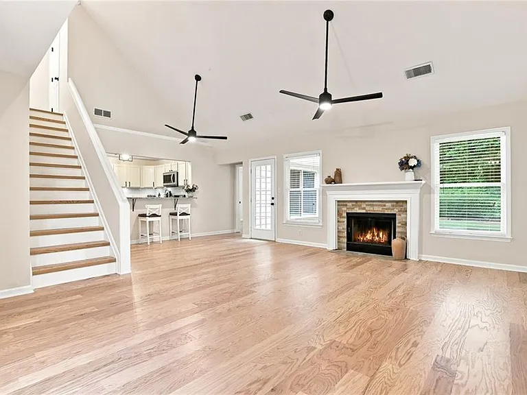 5527 Bridge Pointe Dr — Photo 4