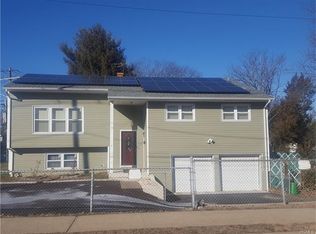 2 Edgewood Dr, Orangeburg, NY 10962