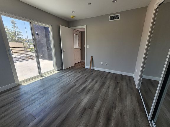3rd image of 3330 Portola Ave #1/2