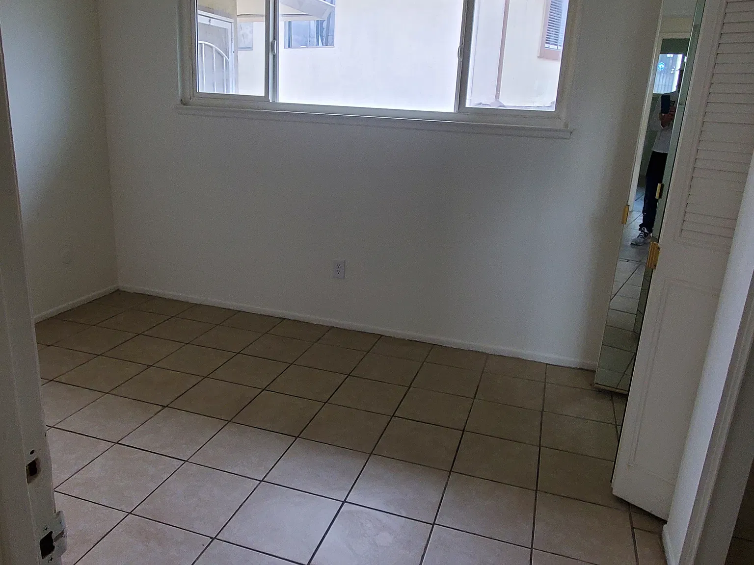 2 bed, 900 sqft, $1,990 — Photo 2