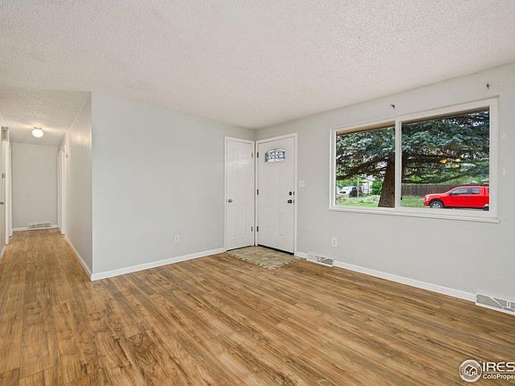 3rd image of 3020 Sunset Dr