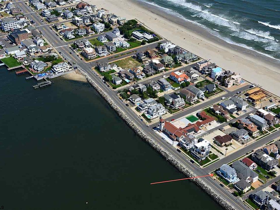 2nd image of 102 S 19th Ave