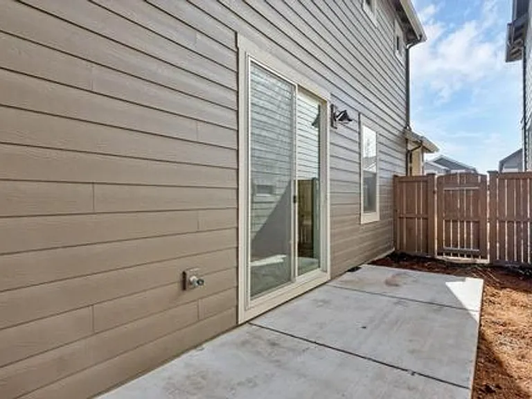 20774 NE Sierra Dr — Photo 16