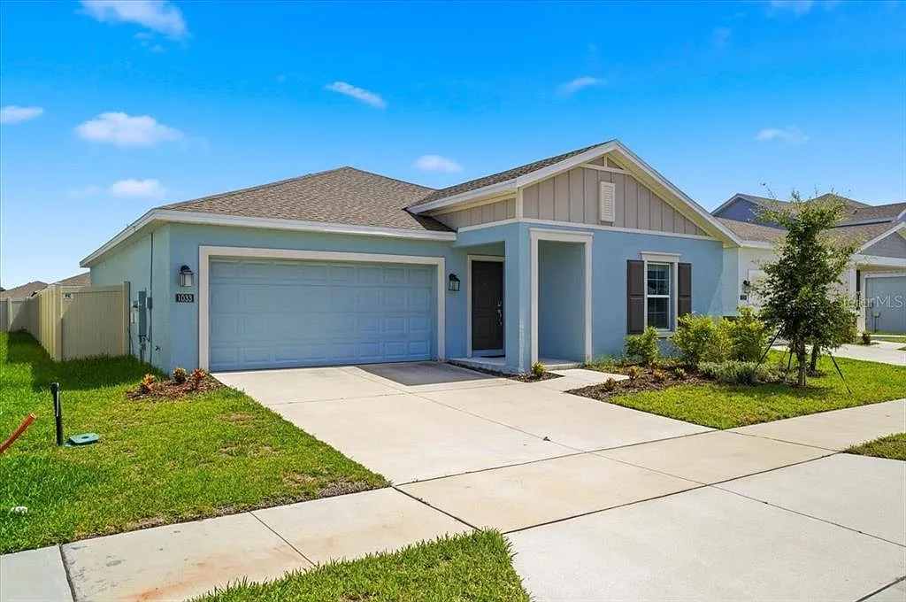 3 bed, 2.0 bath, 1560 sqft, $1,950 — Photo 2