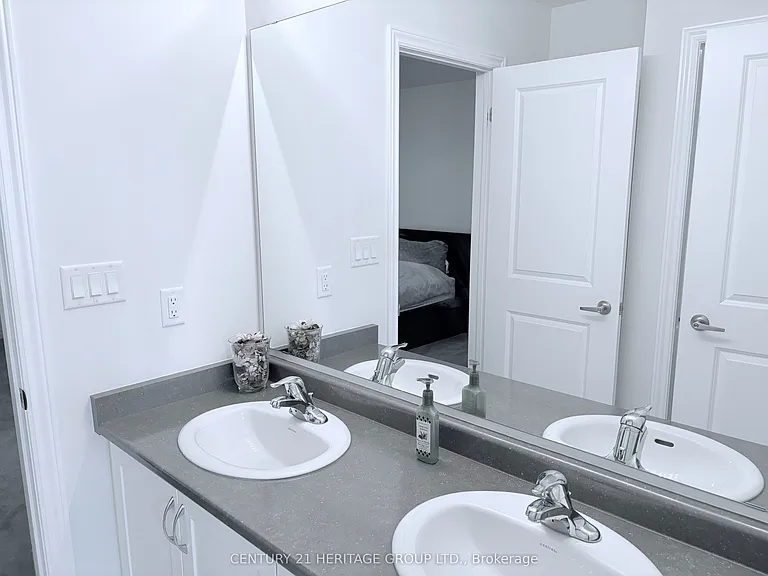 1110 Wickham Rd — Photo 31