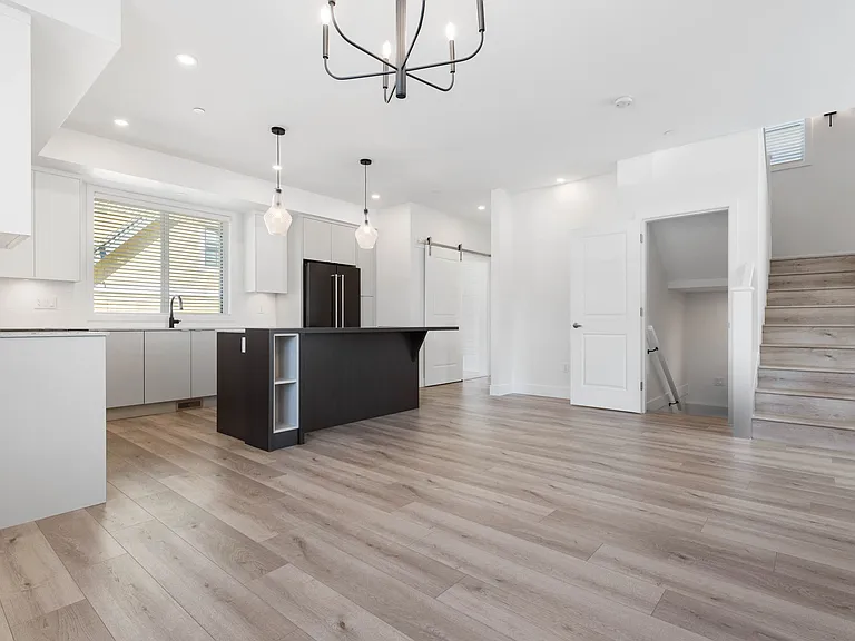 46211 Promontory Rd — Photo 17