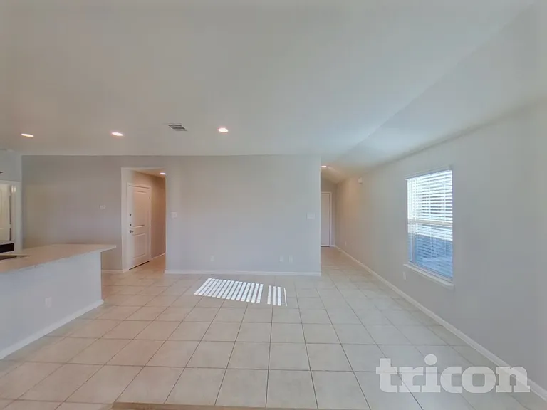 1812 Fairbanks Dr — Photo 3