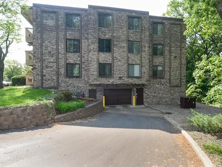 9400 Old Cedar Ave S #121 — Photo 19