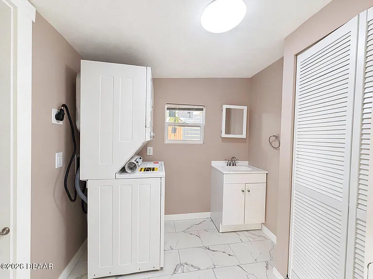 3 River Dr — Photo 11