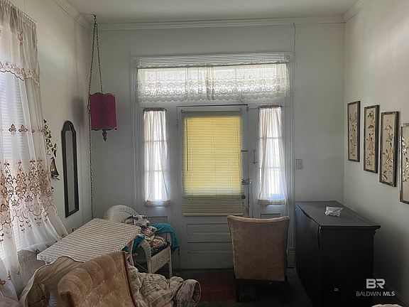 3rd image of 121 Item Ave