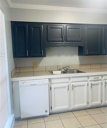 5th image of 1307 Hooks Dr #B