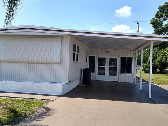 3rd image of 2759 Breezewood Dr