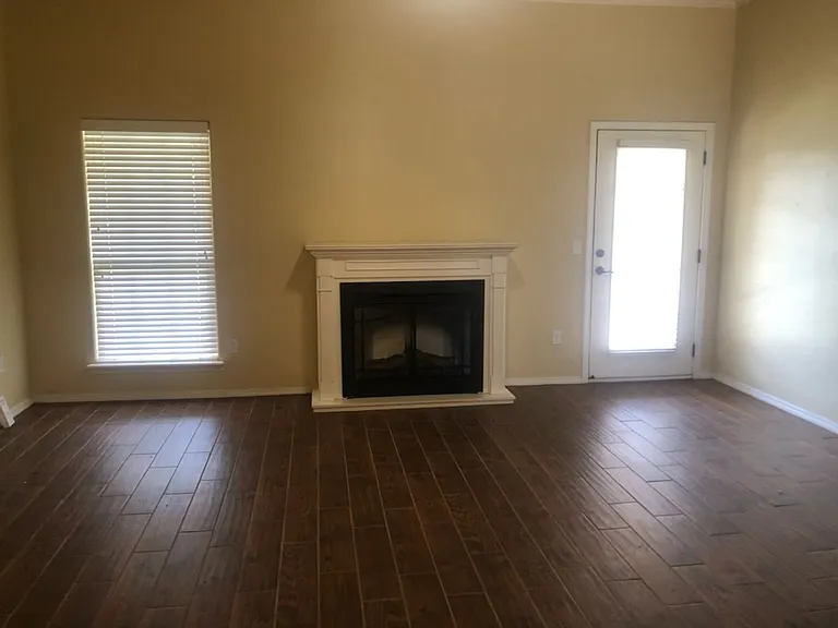 8304 Littlerock Dr — Photo 4