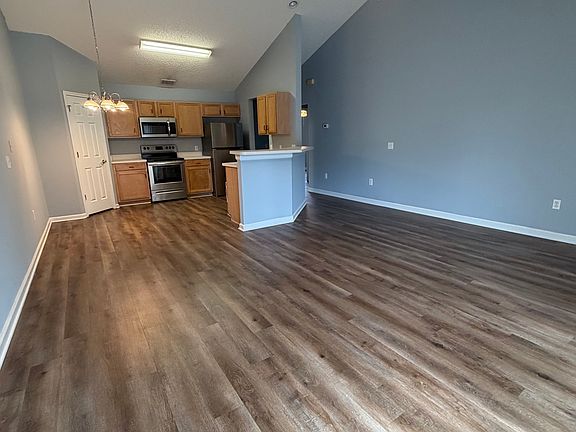 4th image of 27 Bunker Ln #A