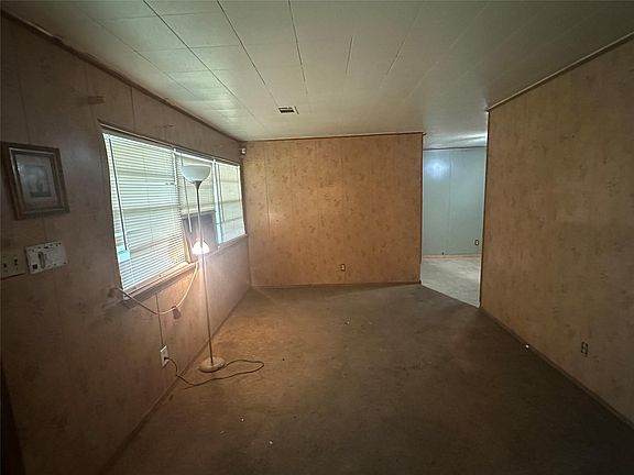3rd image of 2509 Thomas Ave