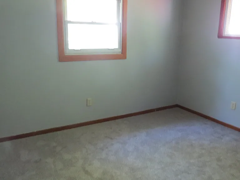 8190 Leavitt Rd — Photo 15
