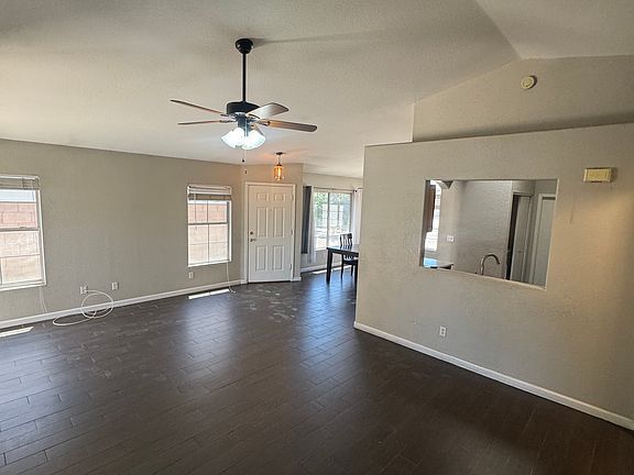 3rd image of 5022 E Holmes Ave