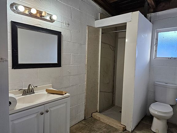 5th image of 13955 Lakeshore Dr #8