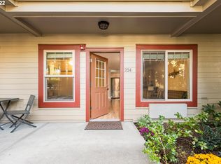 9817 NE Irving St APT 204, Portland, OR 97220