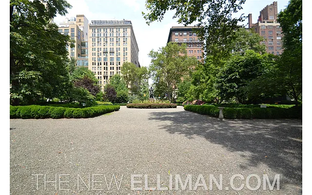 Sold by Douglas Elliman | media 17