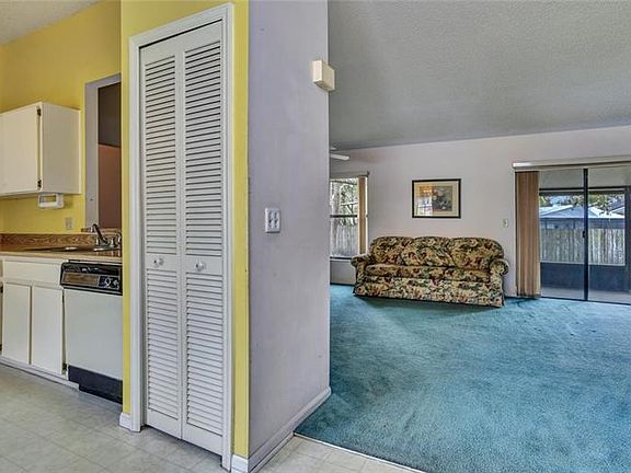 3rd image of 1909 Landside Dr