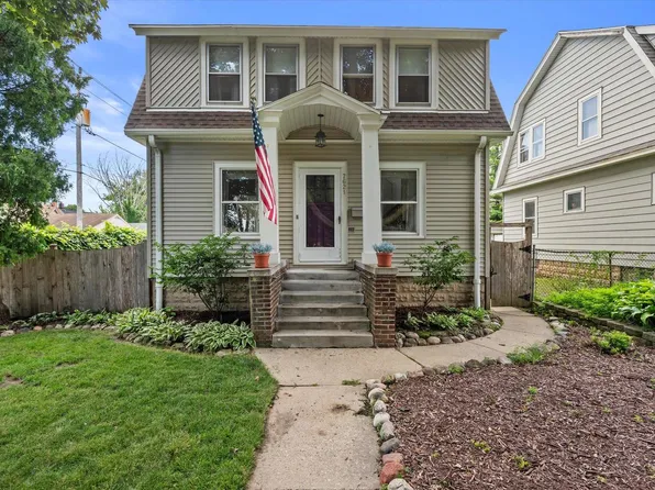 7621 West Hadley STREET, Milwaukee, WI 53222