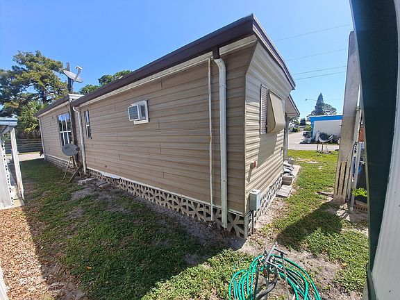 5th image of 5917 14th St W #511