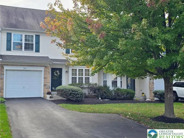 257 Park Ridge Dr, Easton, PA 18040