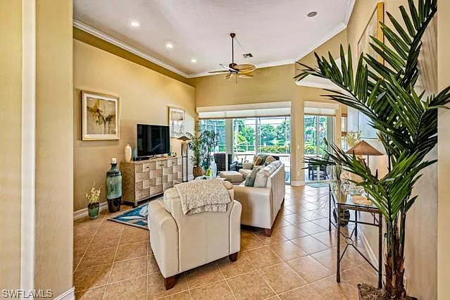 3 bed, 2.0 bath, 1749 sqft, $12,000 — Photo 4
