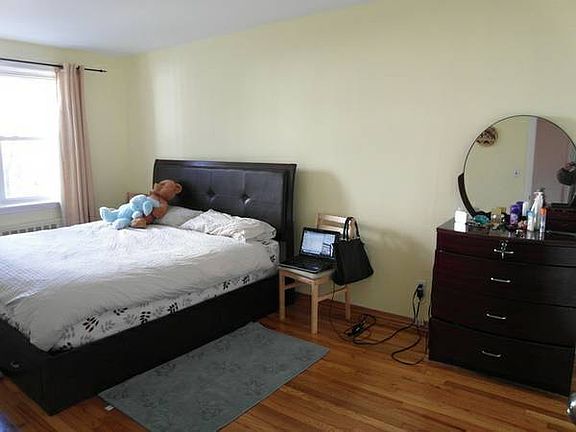 3rd image of 2323 E 12th St APT 1G