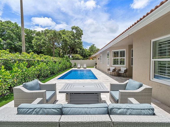 3rd image of 6410 NW 44th Avenue