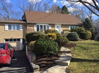 274 Gorden Dr, Paramus, NJ 07652