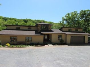 628 Holland Rd, Ballwin, MO