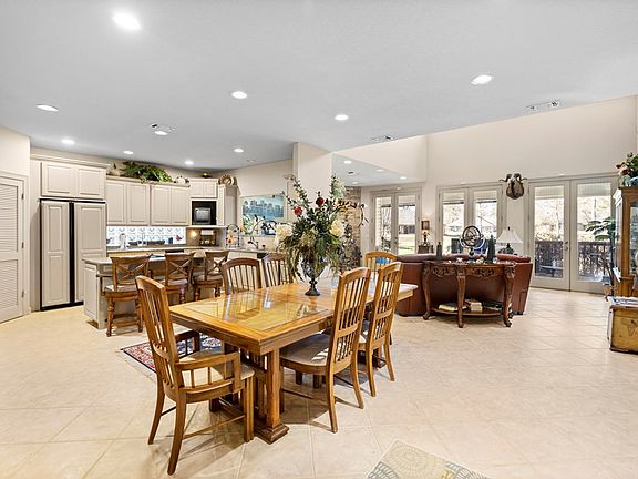 4th image of 1106 Augusta Dr
