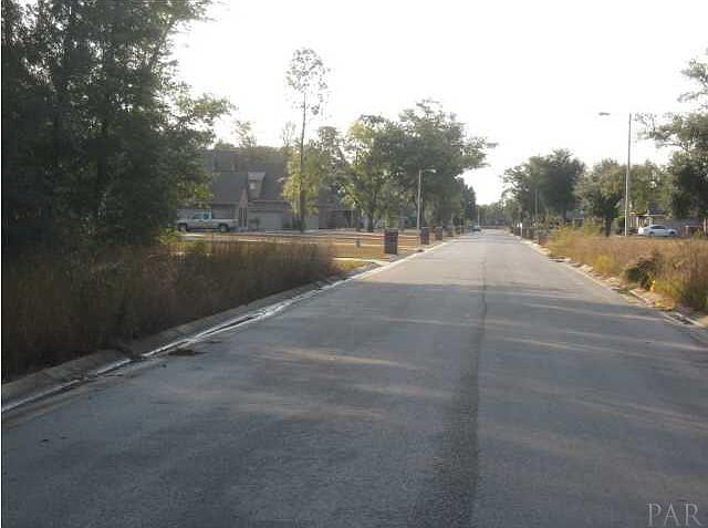 2nd image of 11 H Huntington Dr