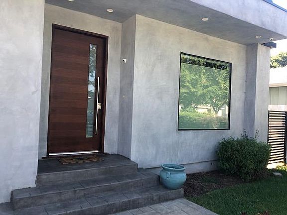 3rd image of 5215 Sylmar Ave