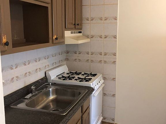 5th image of 709 E Church Ln APT H1