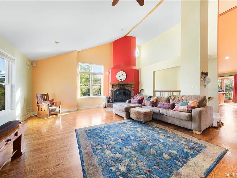 1403 Kings Hwy — Photo 16